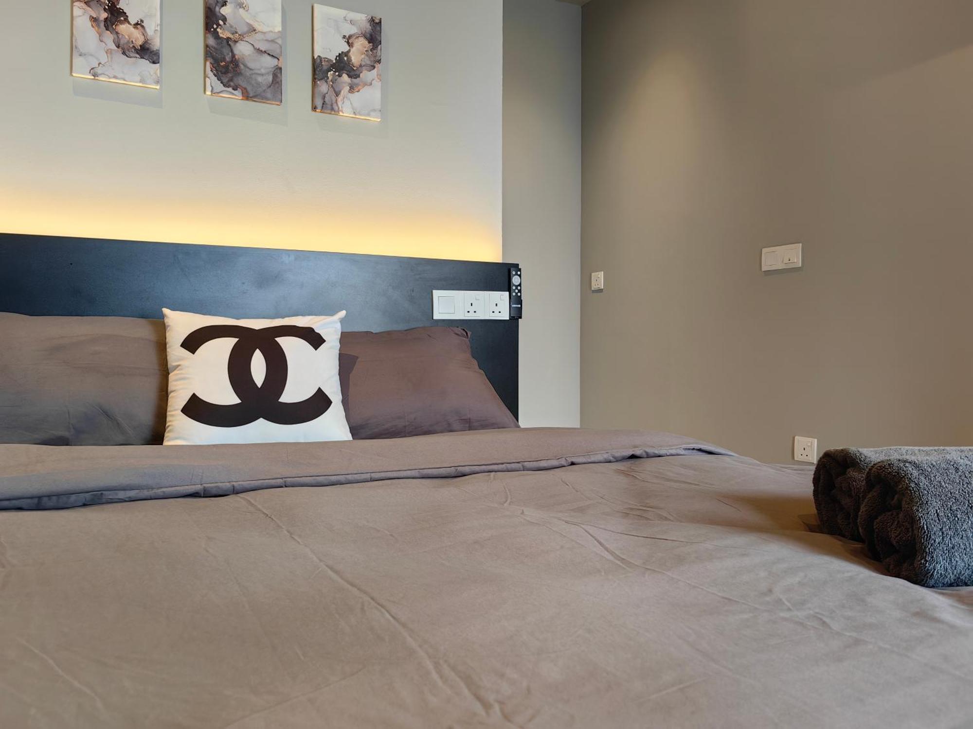 Revo Aurora Place, Pavilion 2, 5 Minutes To Axiata Arena Bukit Jalil Free Wifi By De Harlequins Pangsapuri