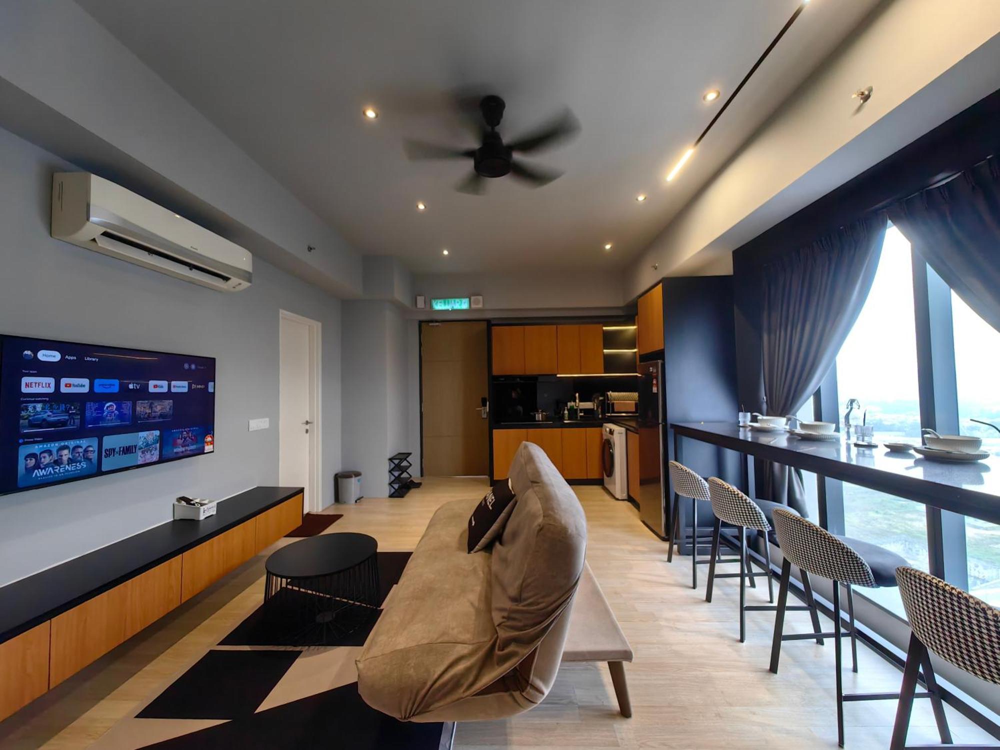 Pangsapuri Revo Aurora Place, Pavilion 2, 5 Minutes To Axiata Arena Bukit Jalil Free Wifi By De Harlequins